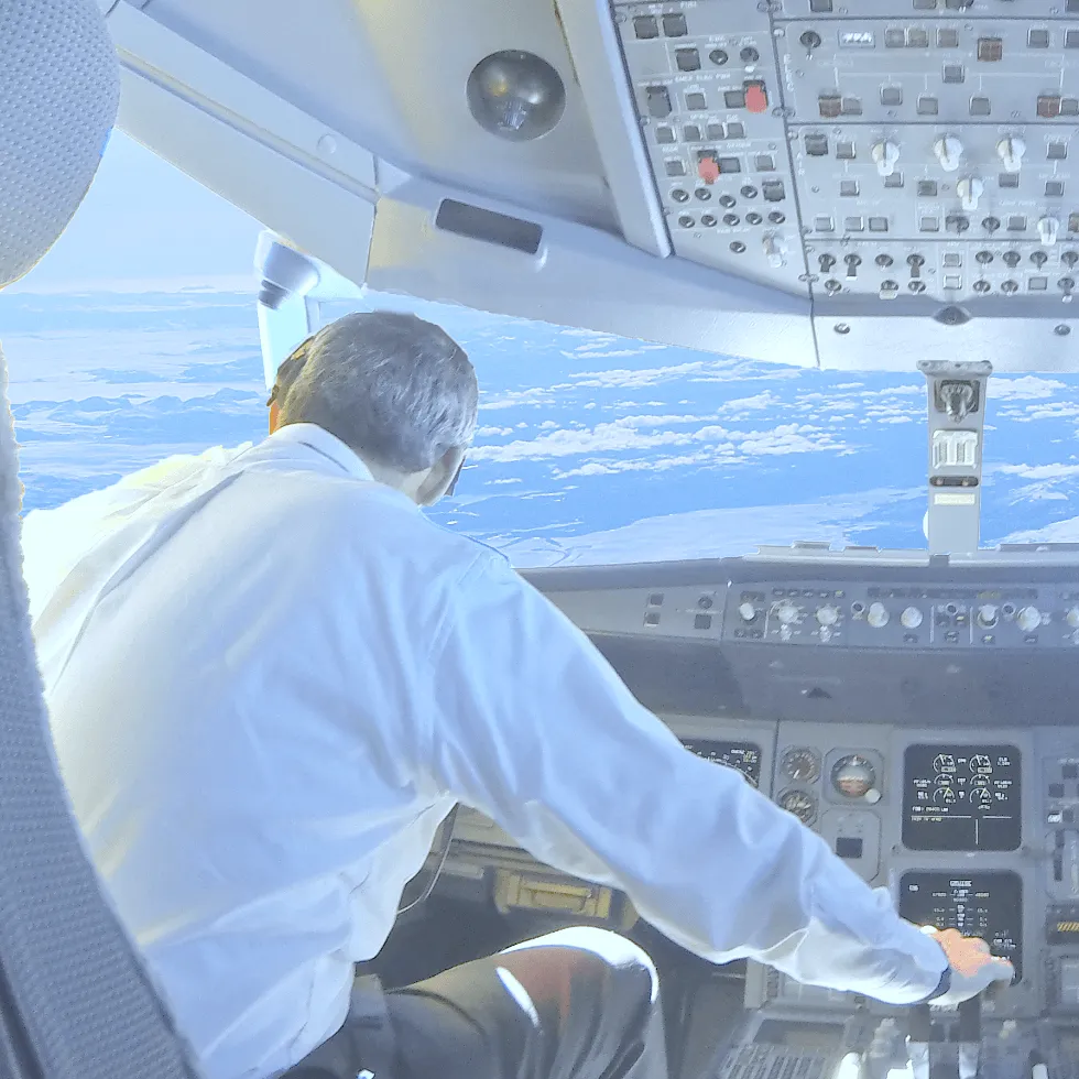 pilot-steering-airplane